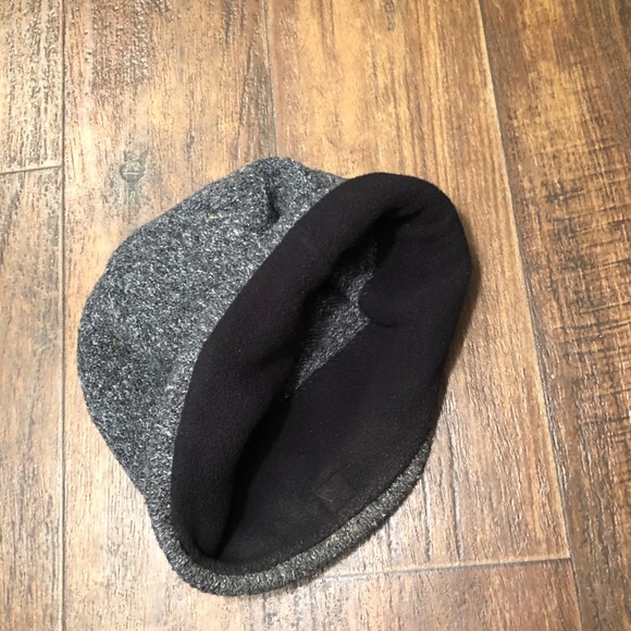 DC & TILT women’s beanie set - Picture 7 of 7